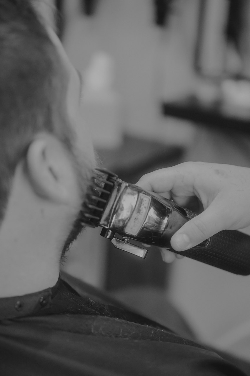 Careful beard shaping with a trimmer
